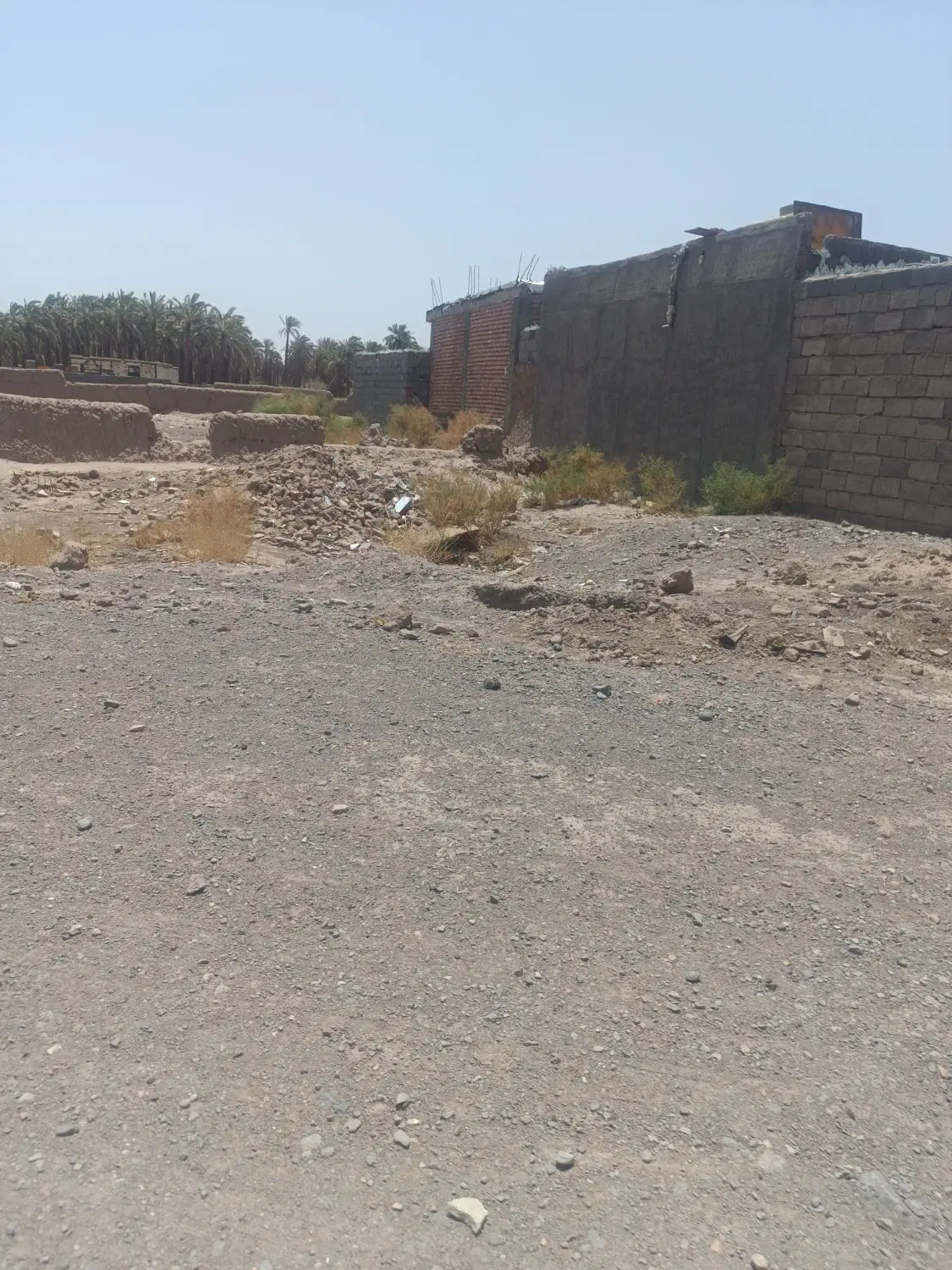 زمین فروشی