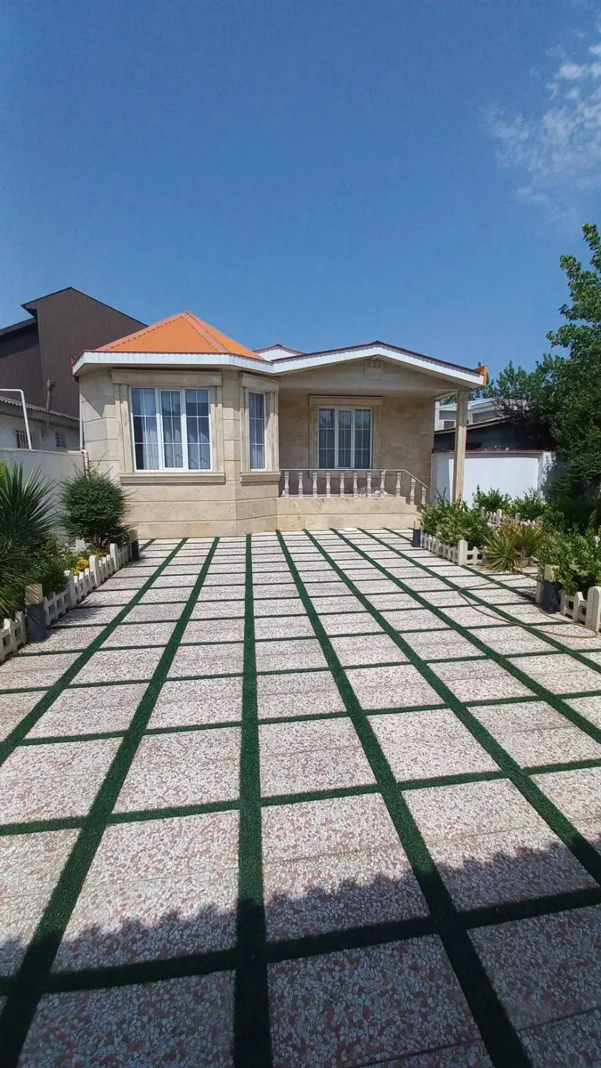 ویلامدرن۲۸۰متری۱۰۰بنا۲خواب ساحلی سندتکبرگ