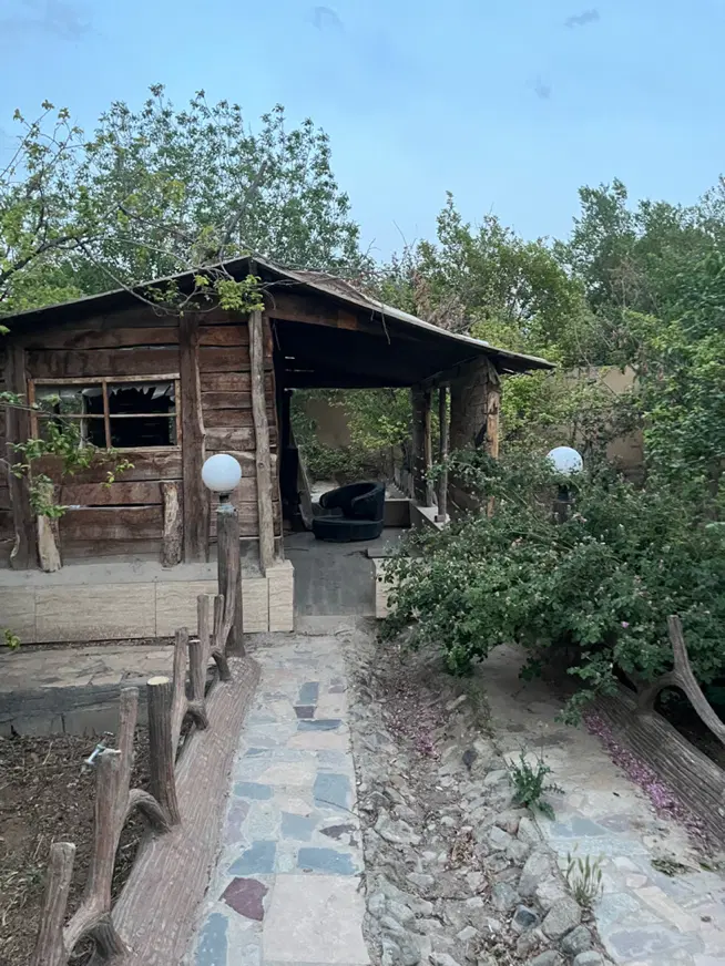 باغ ۱۲۵۰متر با برق و‌گاز شخصی قلعه سفید