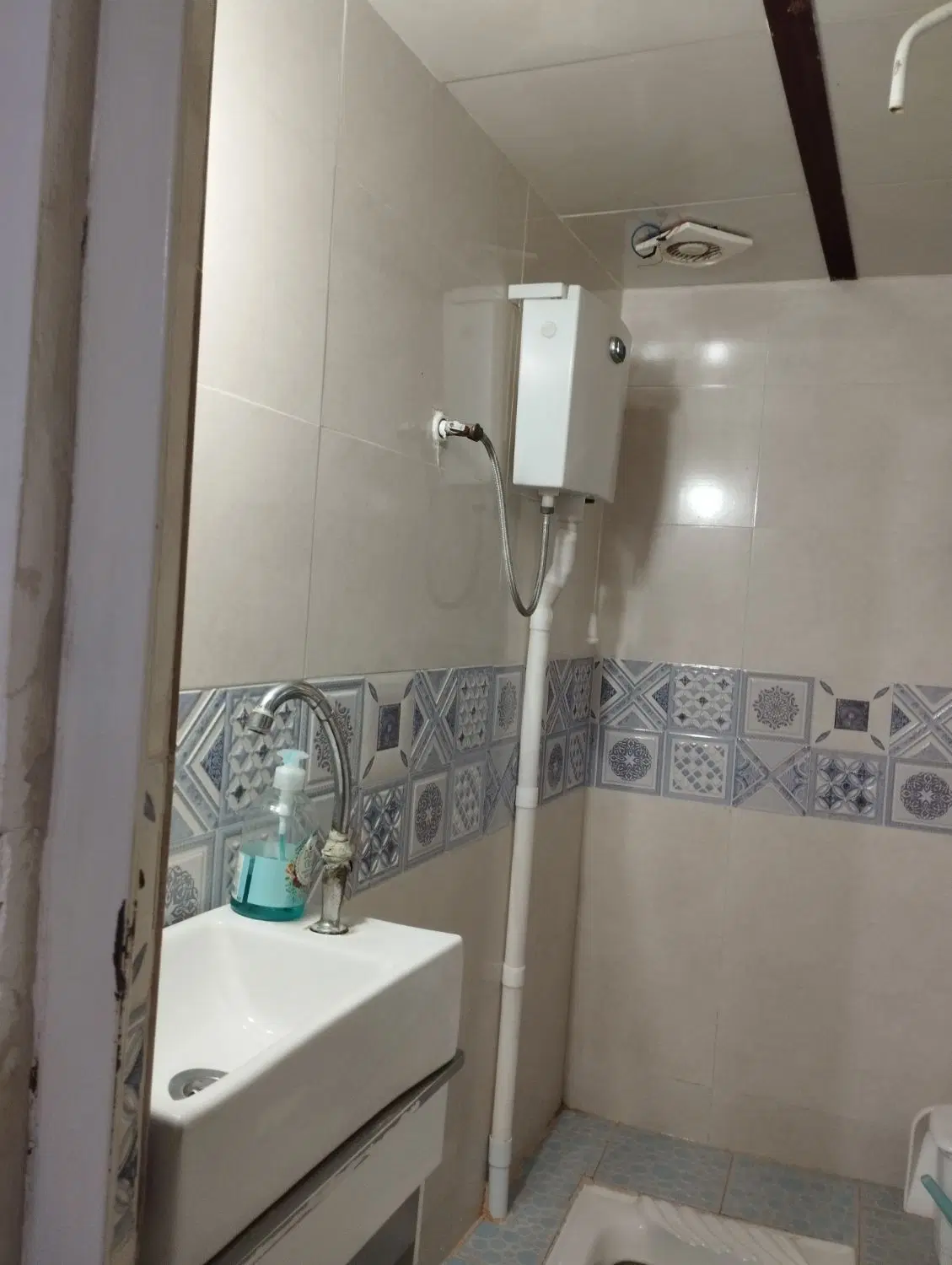 منزل 58 متری در اقبال اباد