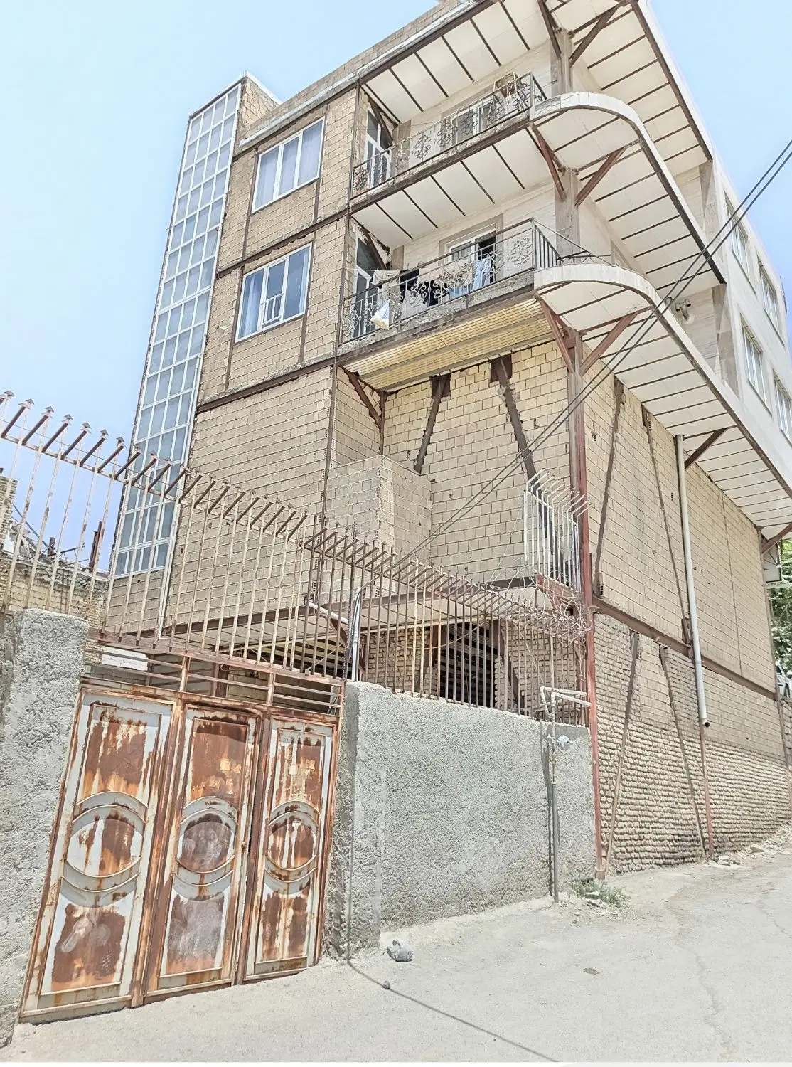 ملک دوبر تجاری-مسکونی