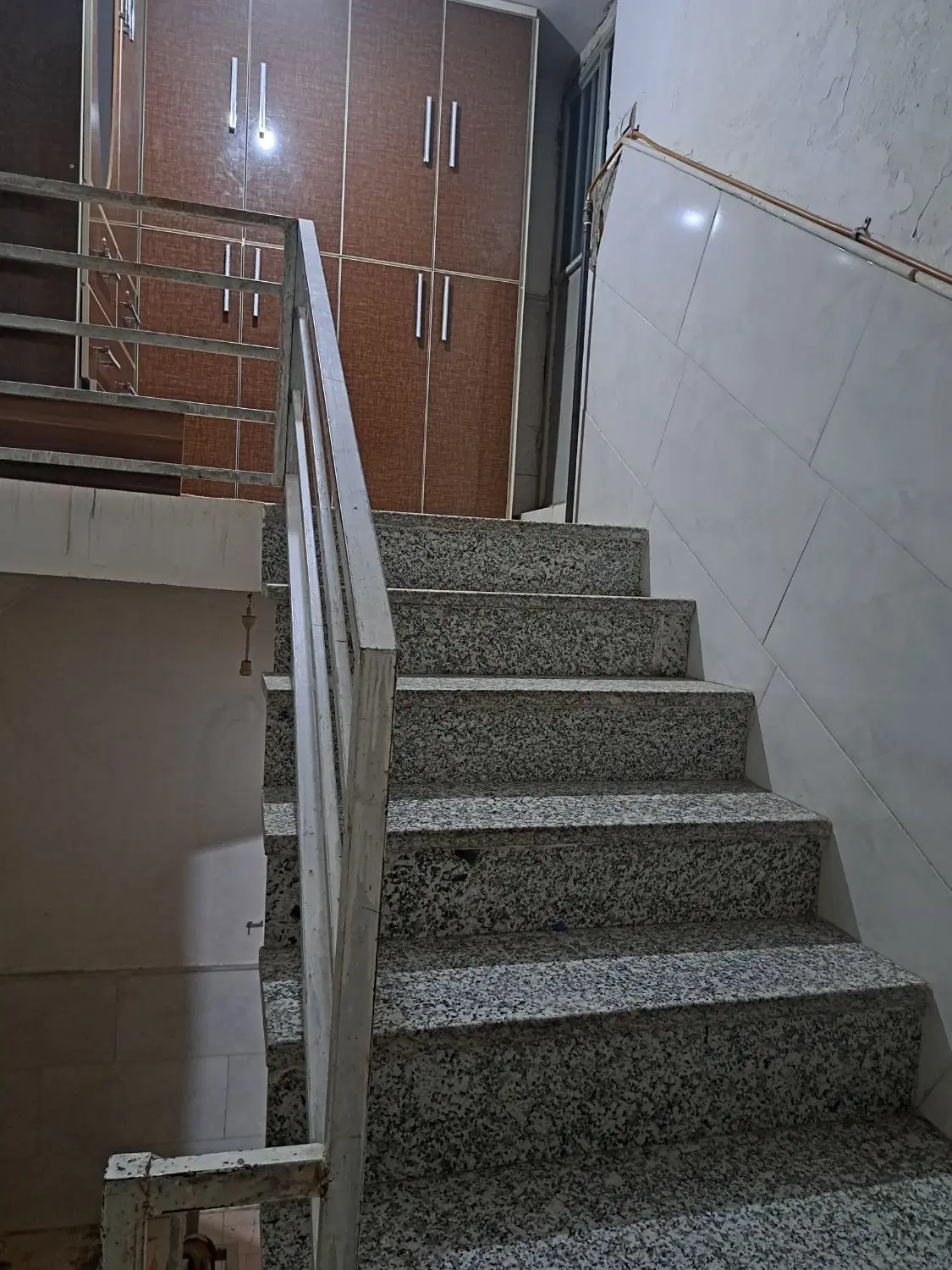 منزل ۳طبقه مسکونی وتجاری