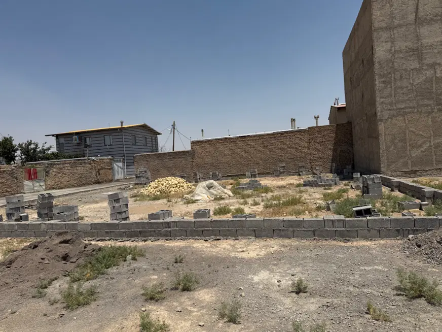 زمین ۳۴۲ متری موت اباد