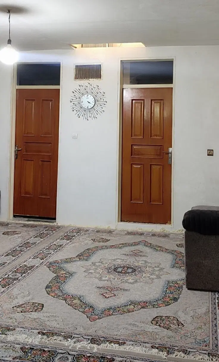 خانه ویلایی به متراژ ۱۵۴ متر بایک باب مغازه