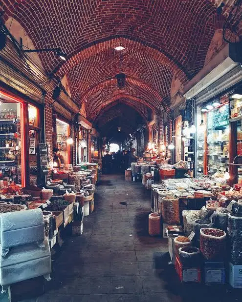 مشارکت درساخت مرکز تجاری در بازار بزرگ