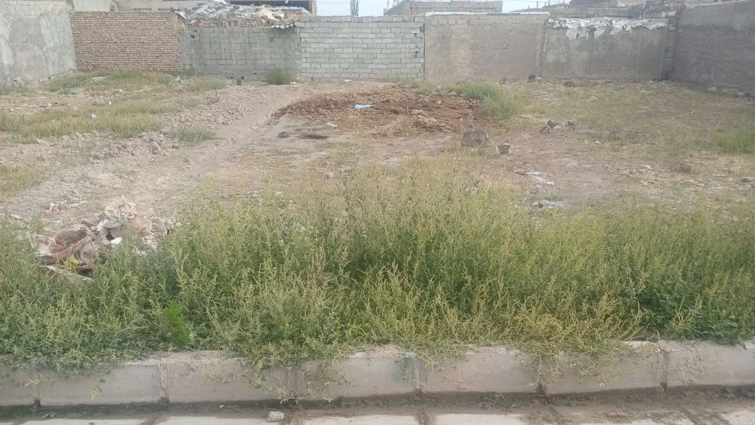 زمین دارای مجوزساخت