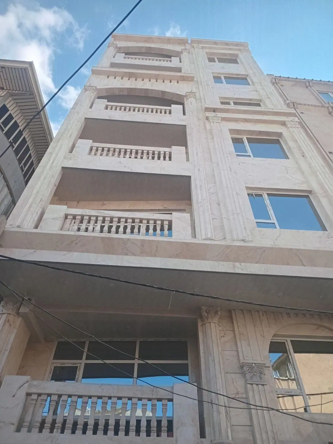 آپارتمان 108متری تک واحدی چهاراه فاطمی