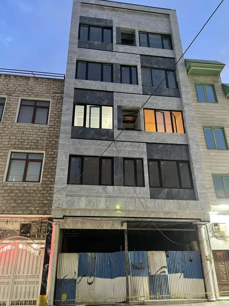۱۱۵ متر تک واحدی