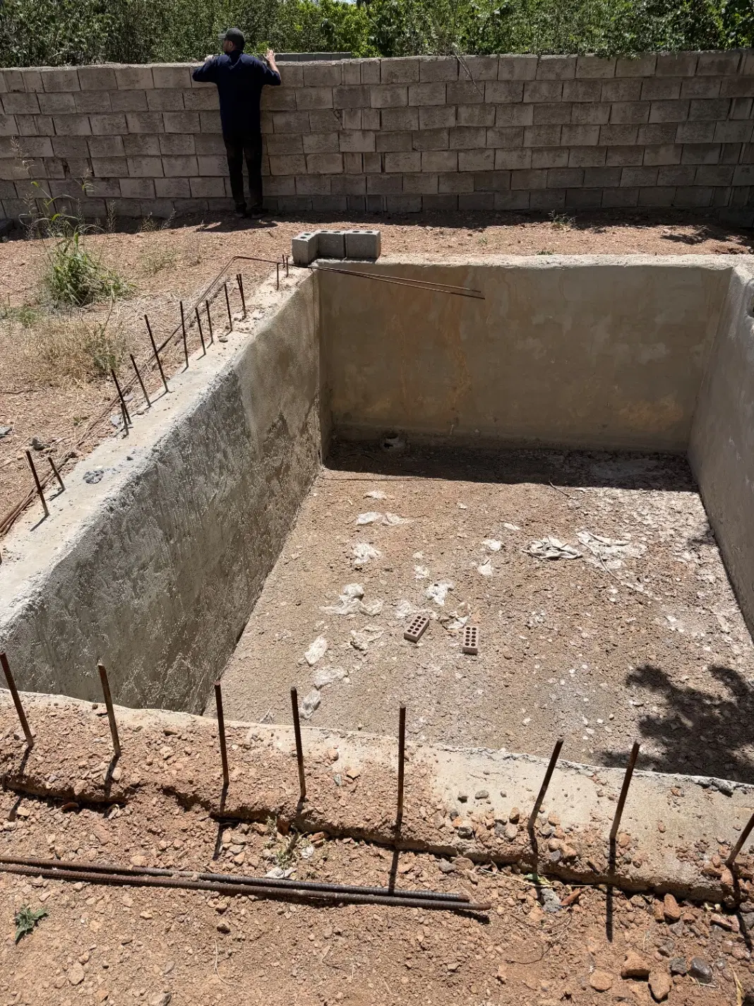 زمین باغی چهار دیواری