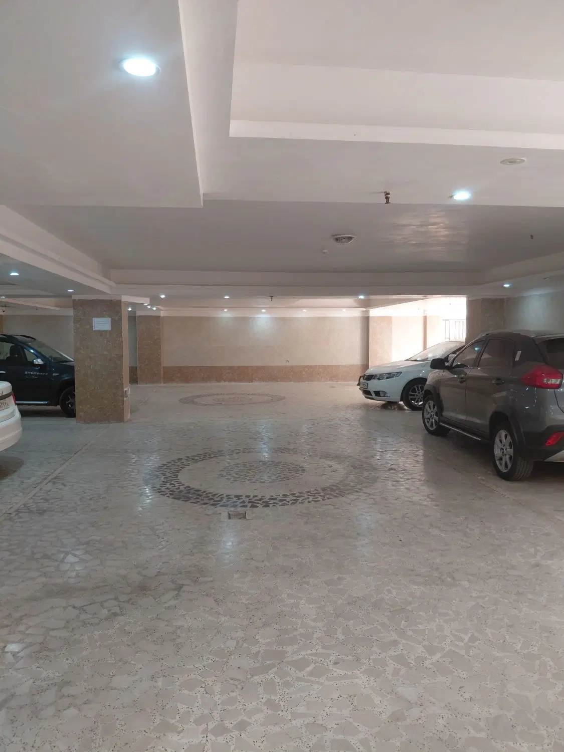 ۱۴۶متری سه خواب+۵۰مترحیاط+شهرک یاس