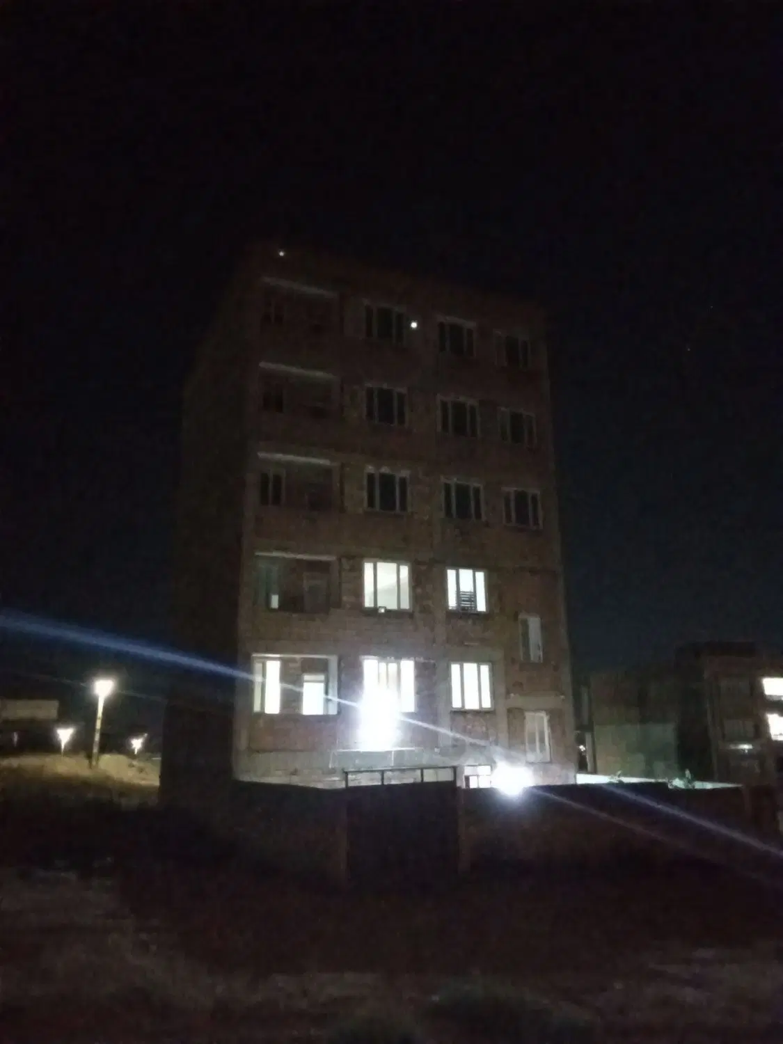 آپارتمان دوکله بر خیابان 44متری بهداری فاز 3