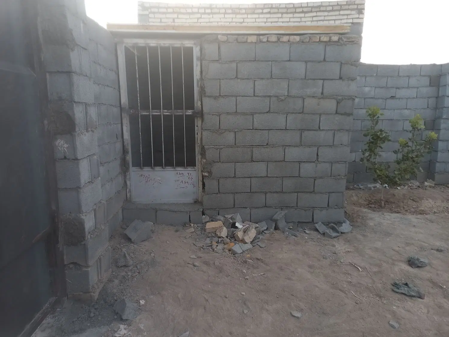 باغ چهار دیواری با آب و برق روستای اسپارت