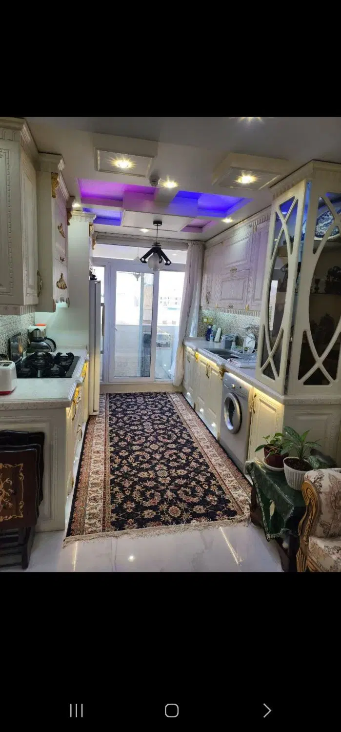 واحد ۷۷ متری نورگیر بسیار شیک