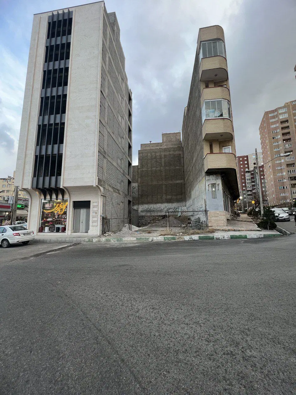 فروش قطعه مسکونی تجاری در نصر