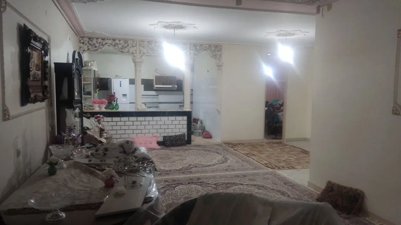 ویلایی ناصر خسرو