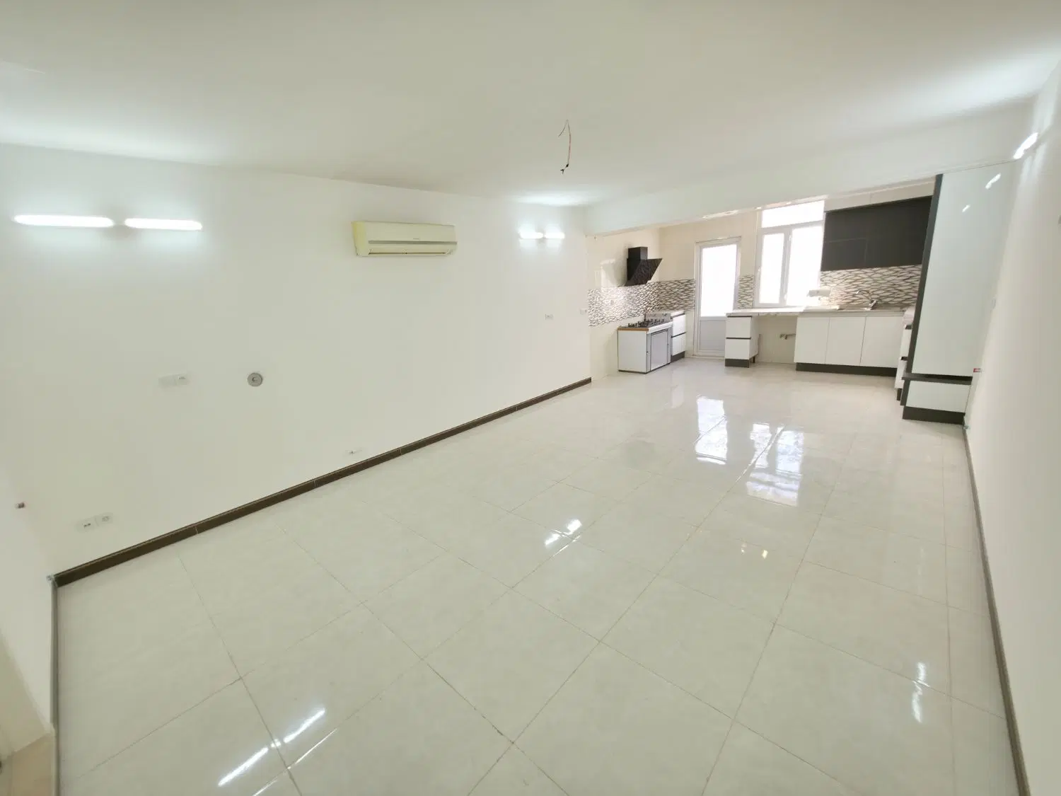 آپارتمان ۸۵ متری_ نوساز_ تاپ لوکیشن زنبیل آباد