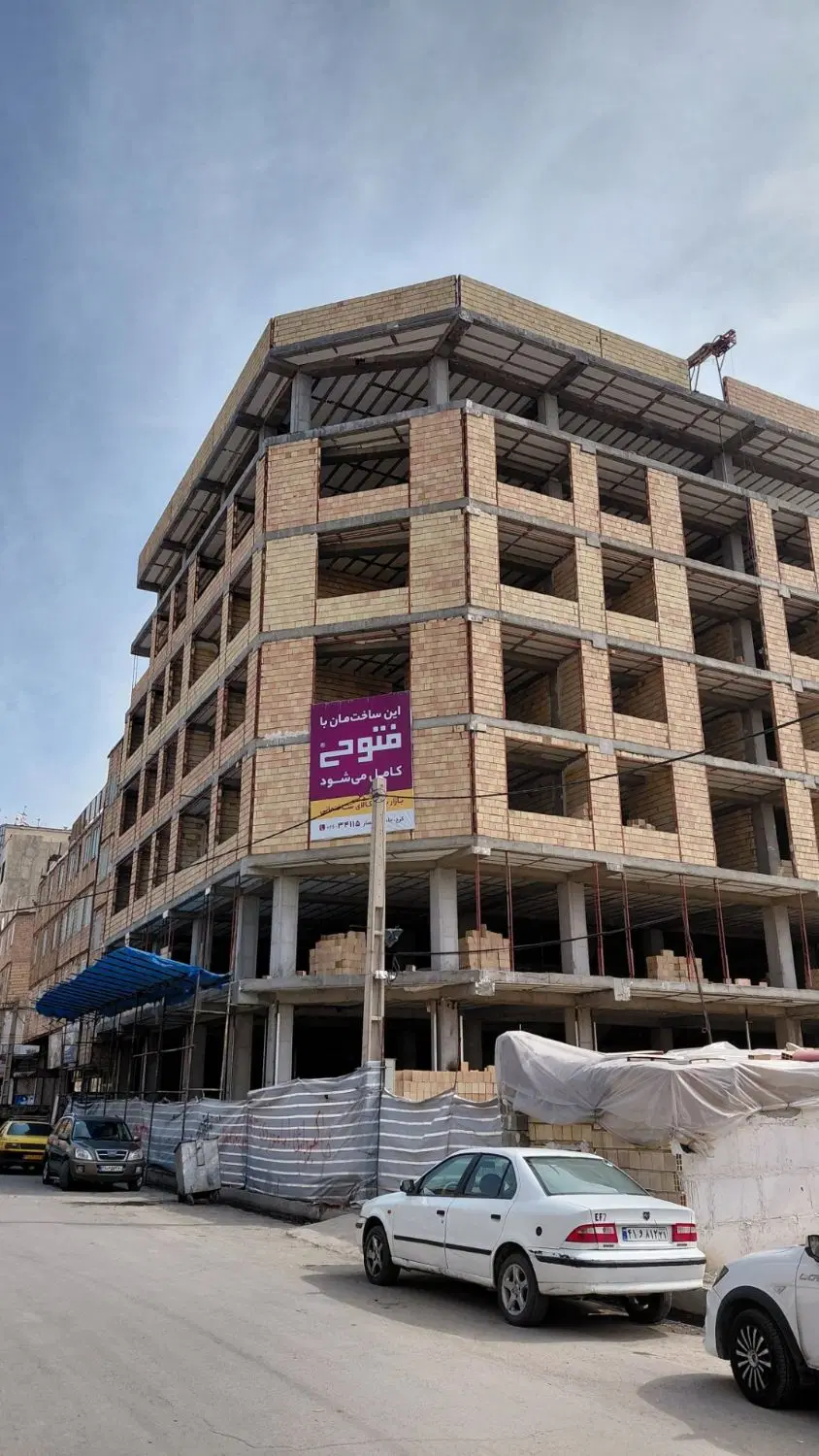125متر ۳ خواب نوساز پارکینگ بهر خیابان ۲۰متری