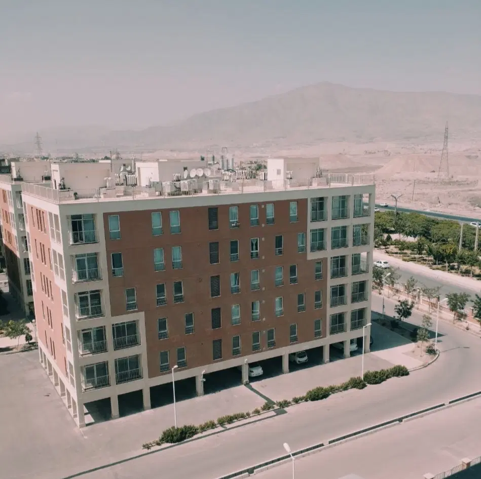 اجاره ۱۰۰ متری  مجتمع( بنفشه ۲ )فاز ۴