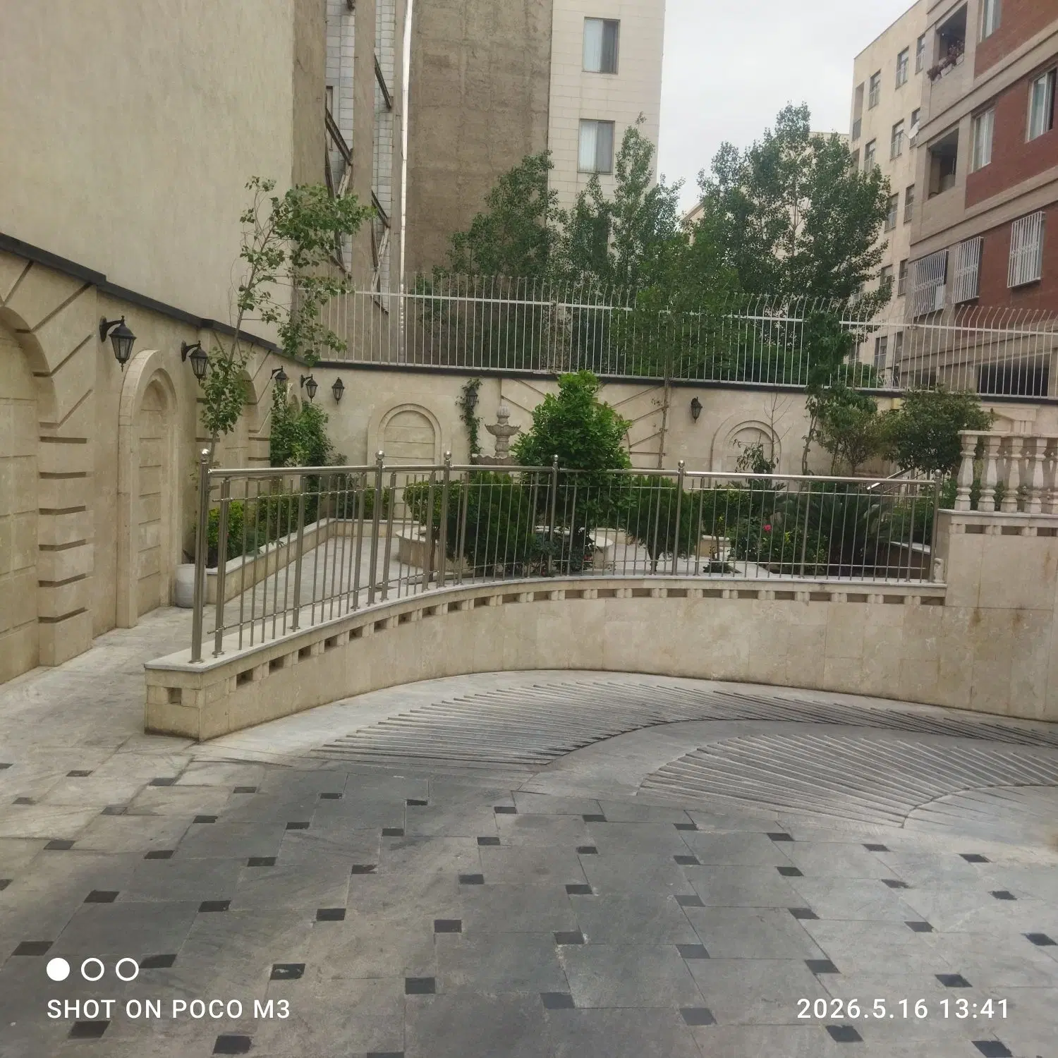 واحد۱۲۰متری دوخوابه،باغ فیض(باهنر)