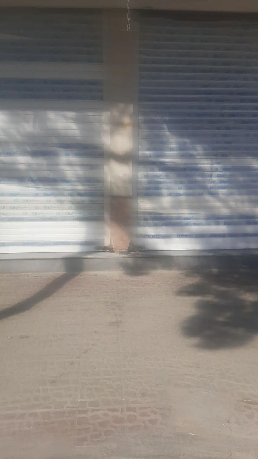 مغازه دودهنه خیابان کاووسی جنب باشکاه ورزشی همت