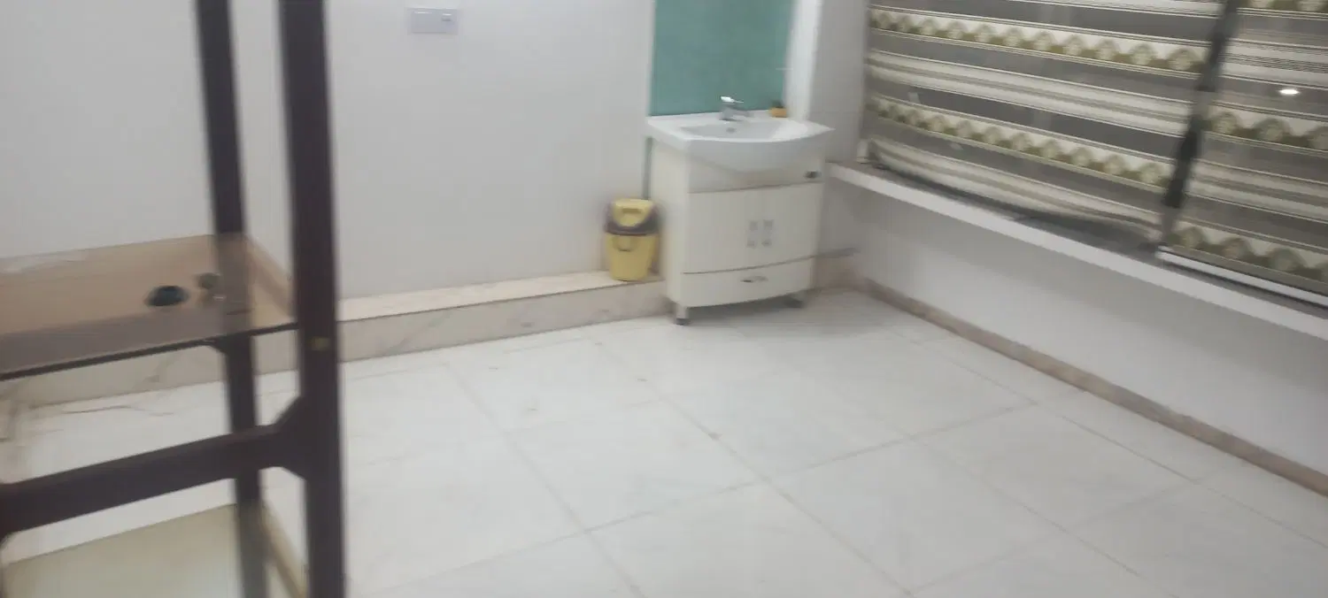 یک واحد اداری و مسکونی