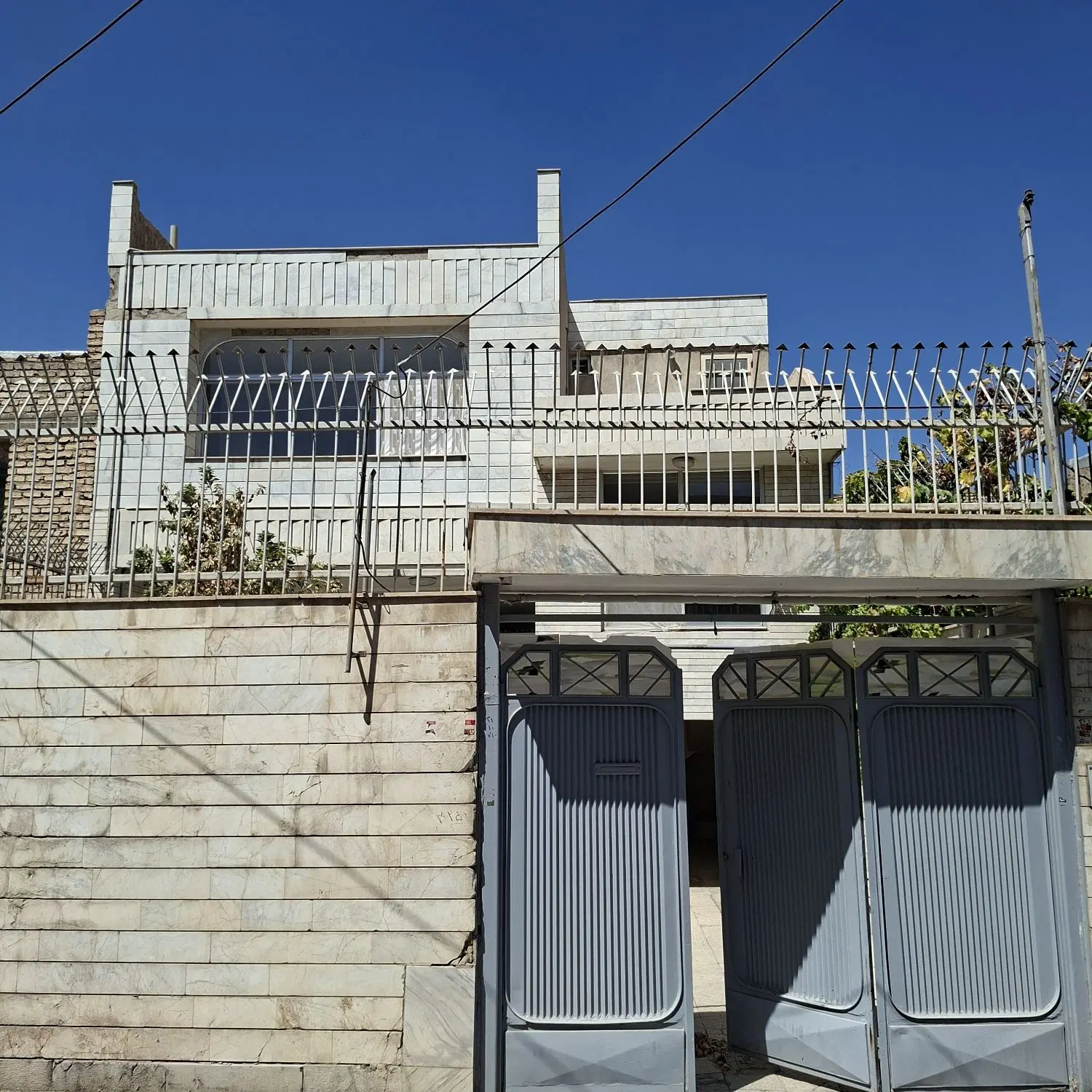 خونه حیاط داردوطبقه مجزا