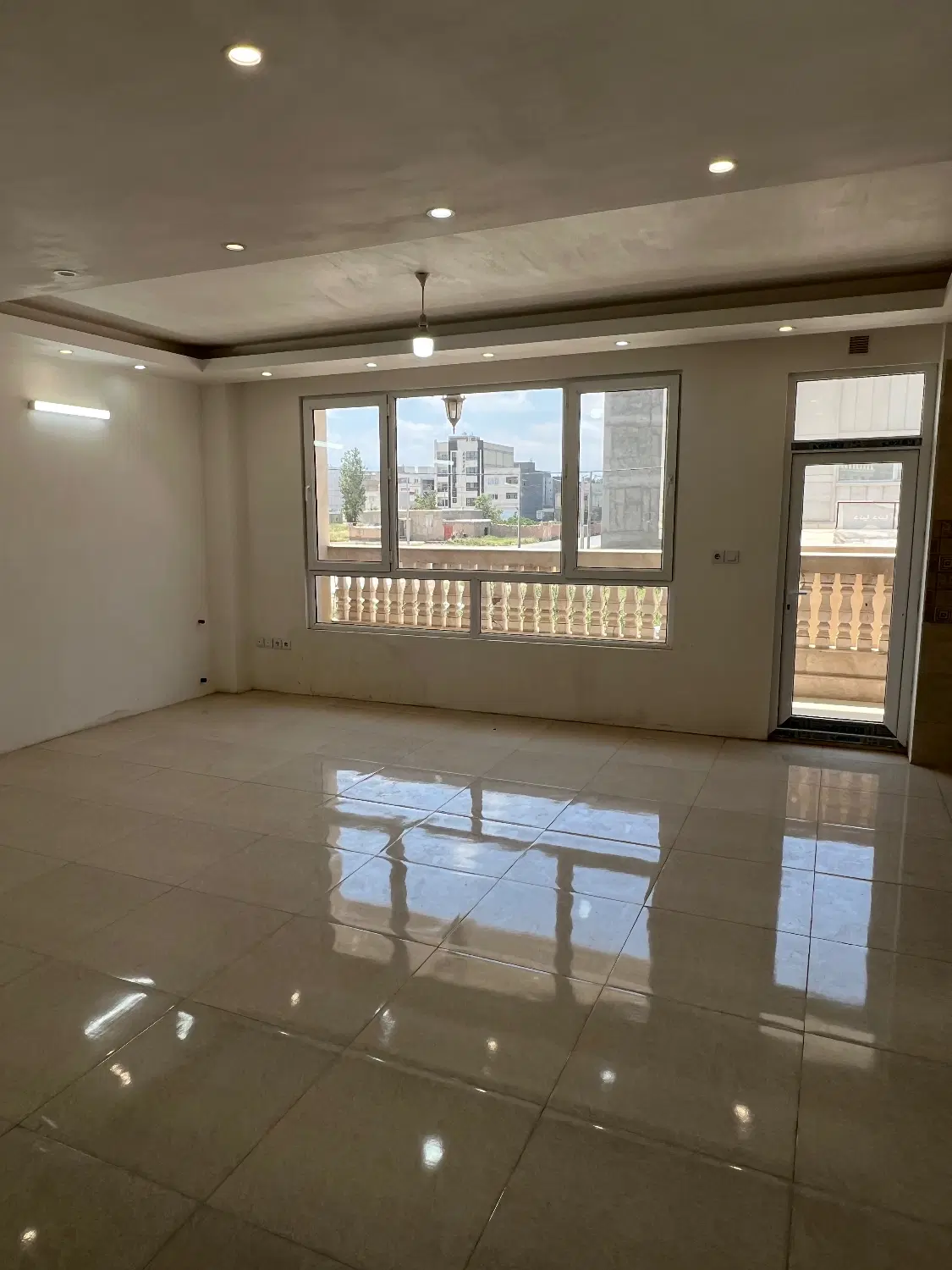 واحد آپارتمان ۹۵ متری شهرک حکمت