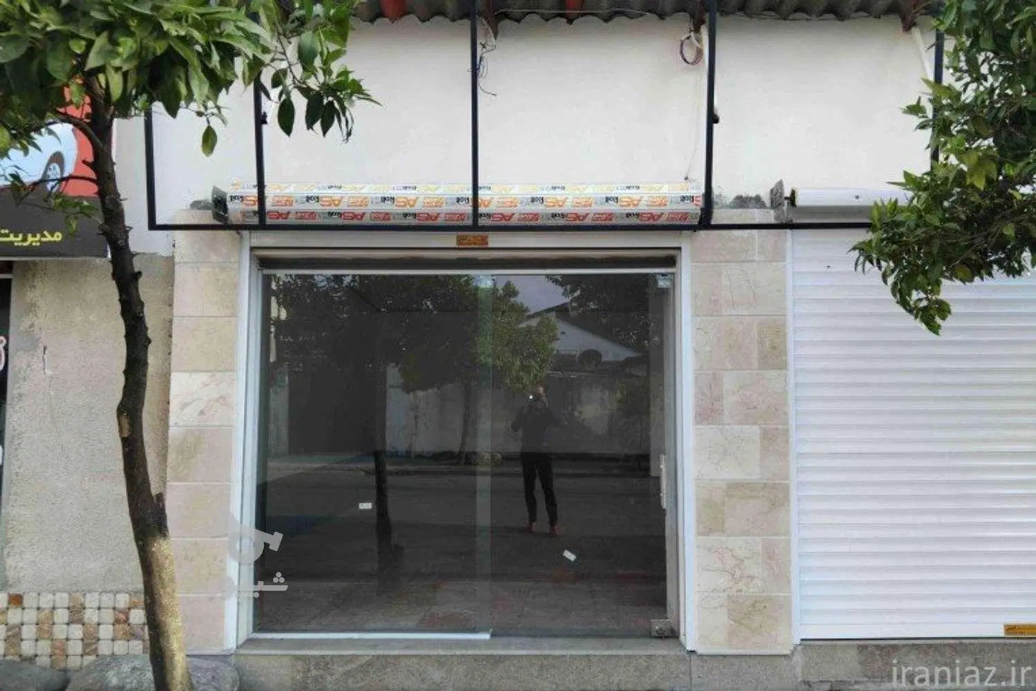 رهن  اجاره مغازه ۳۰ متری خیابان اصلی تنگک