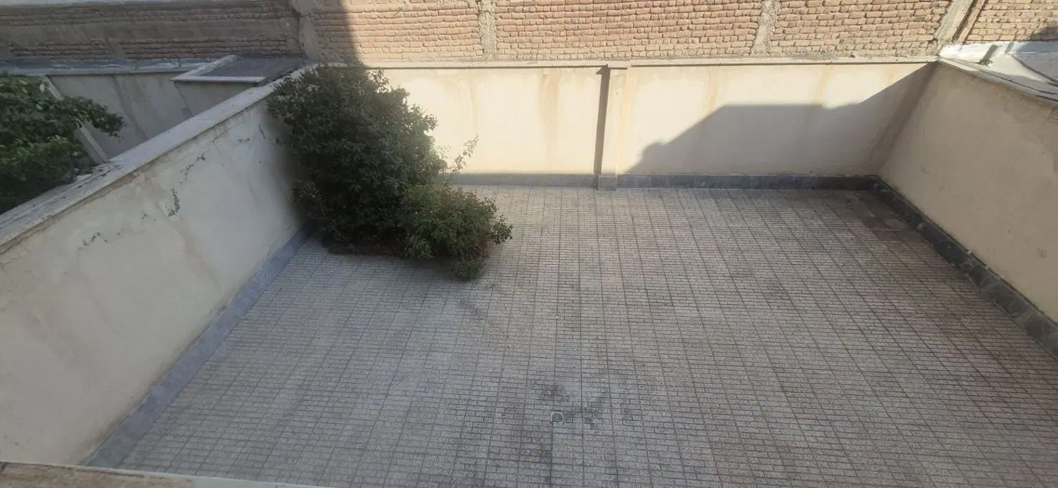 واحد طبقه اول