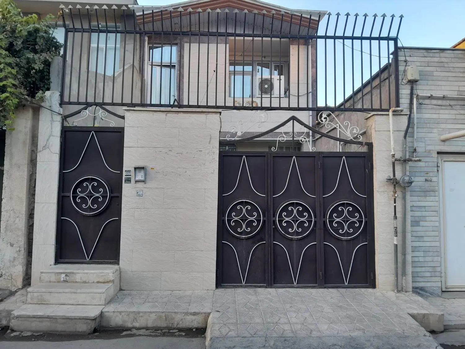 منزل ویلایی دوطبقه واقع درمسکن
