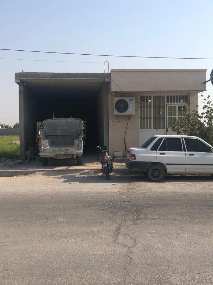 مغازه نیمه کاره