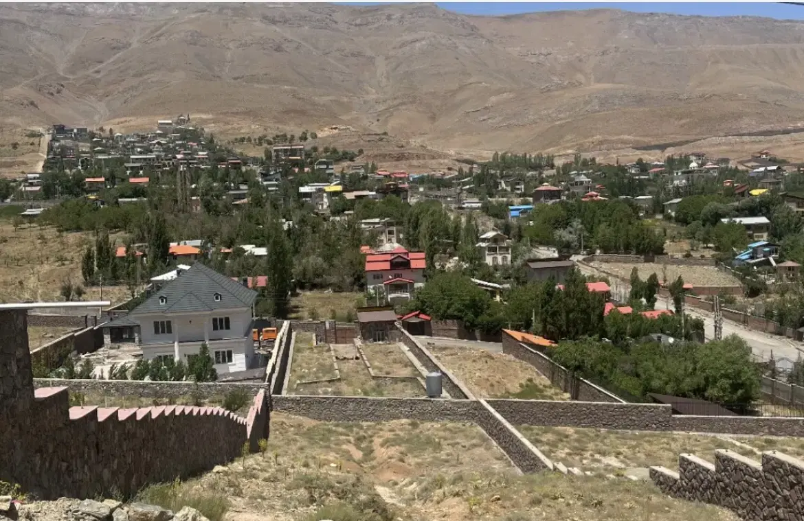 ۳۳۰ متر زمین در آستانه اشرفیه کاربری مسکونی
