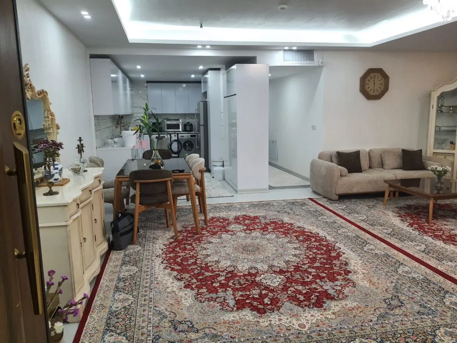 آپارتمان ۱۳۰ متری بلوار ملت