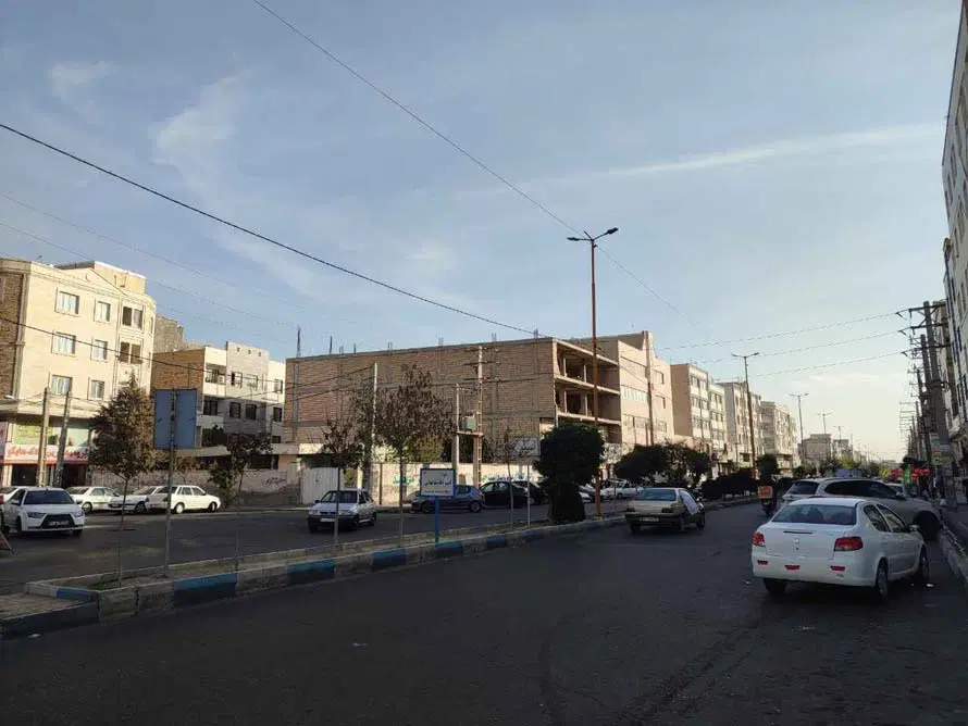 فروش مغازه زیر قیمت _ ۴۰ متری _ بر اصلی طالقانی