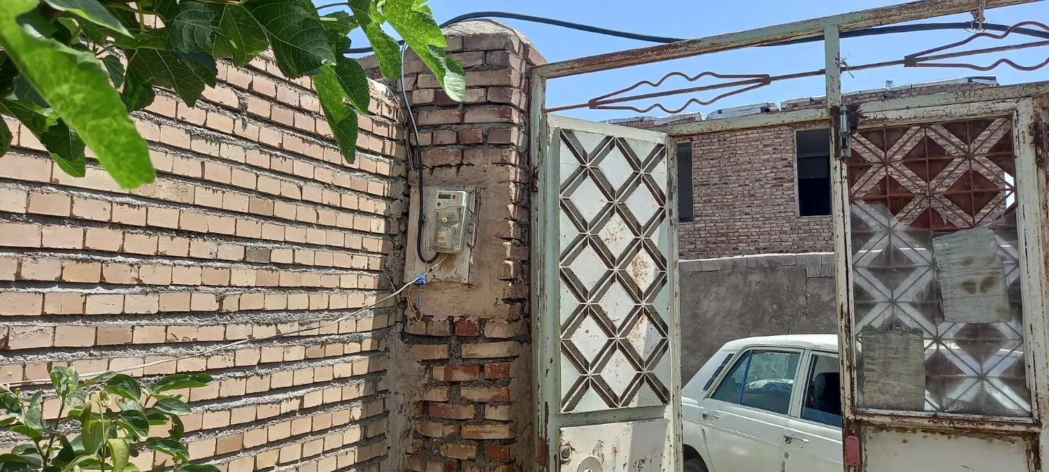 حیاط در عزت آباد کوچه علی همتی ۱۶۴متر
