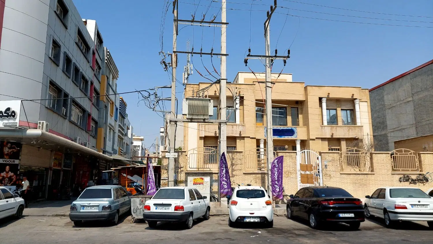 زمین تجاری مسکونی داخل بازار