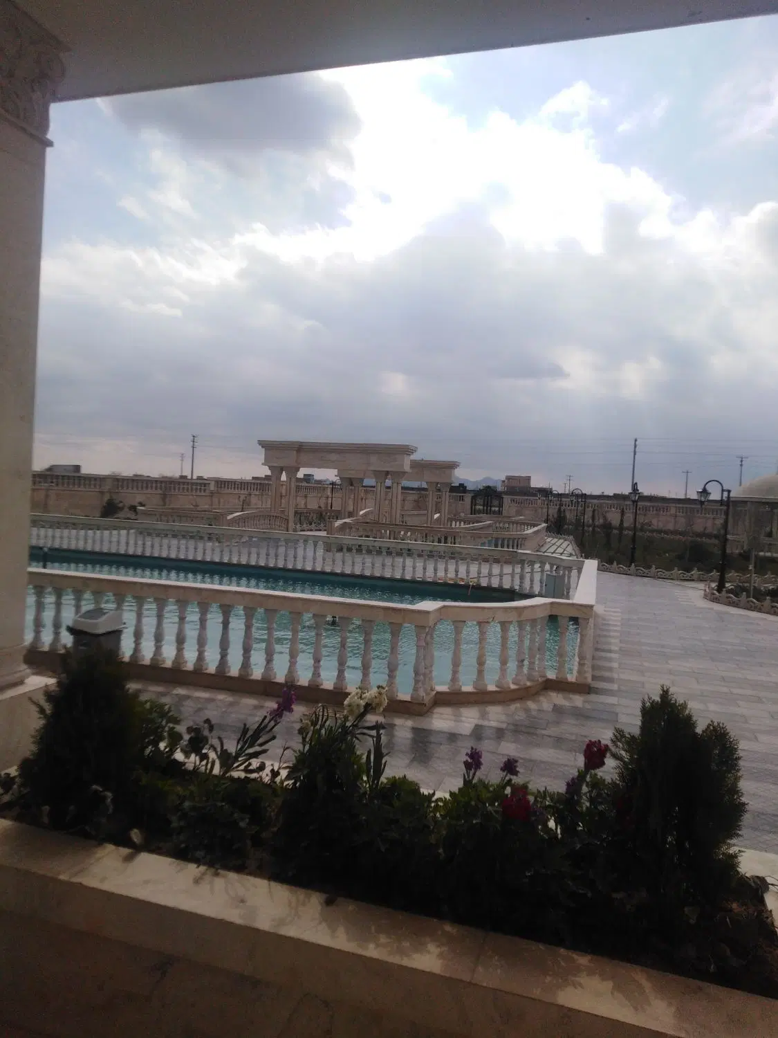 زمین برای مرکز تجاری وسط شهر