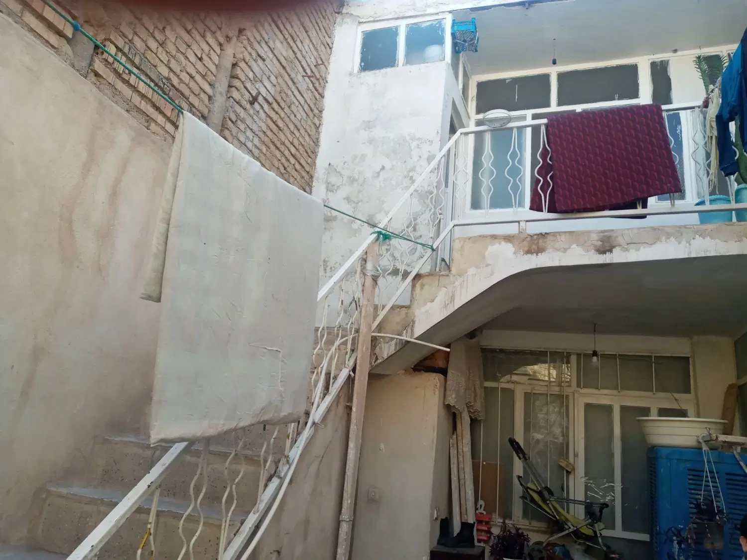 خانه  ۹۰ متری دو طبقه  با پار کینگ و انباری