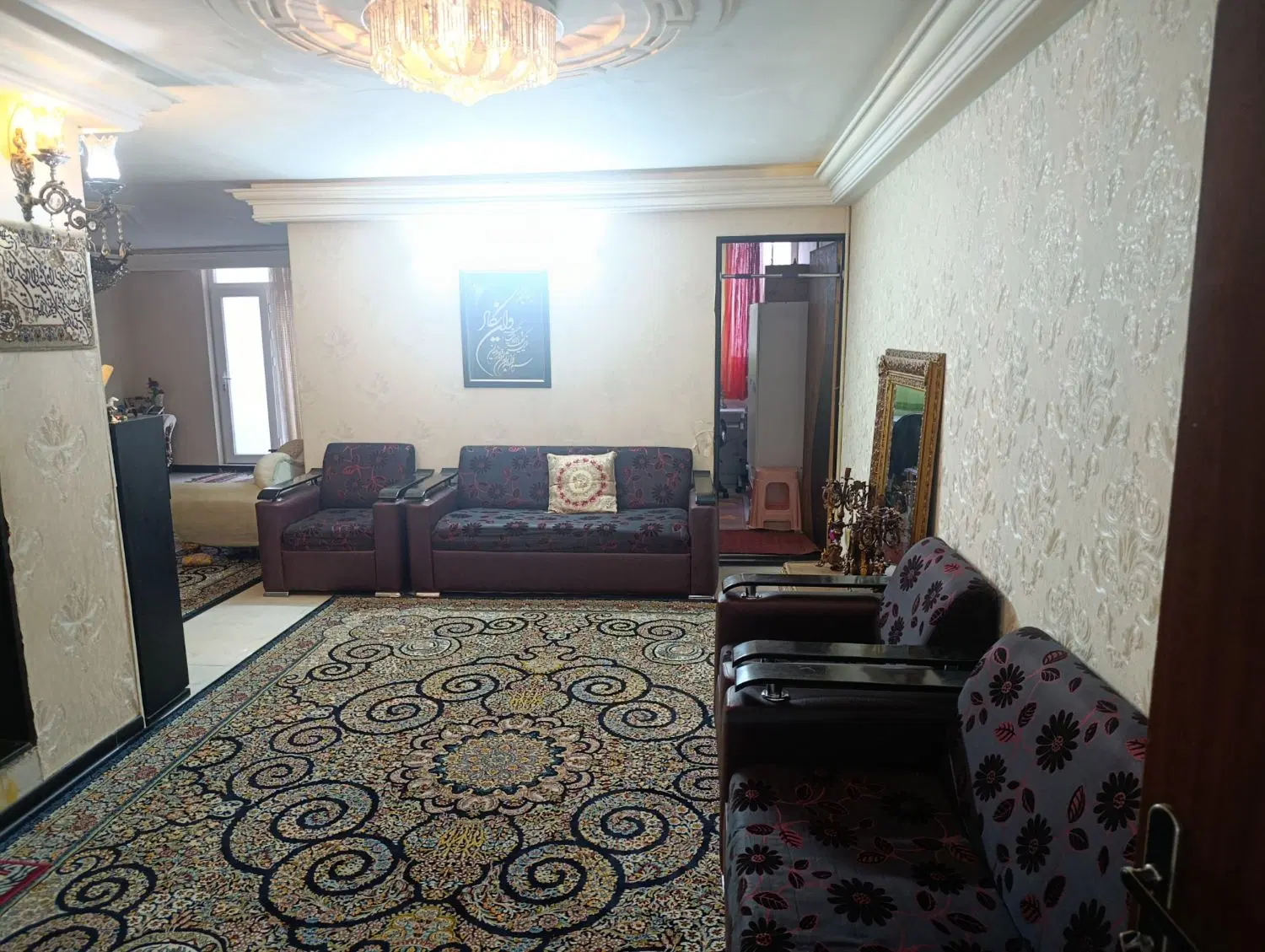 ۱طبقه بالای پیلوت.پیلوت مسکونی