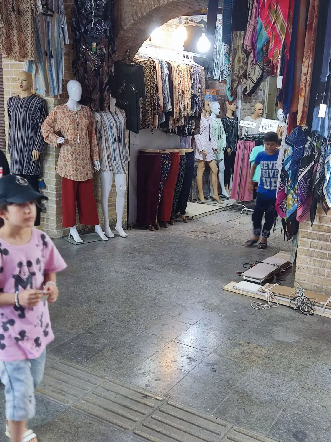 مغازه در بازار سرای بهجت