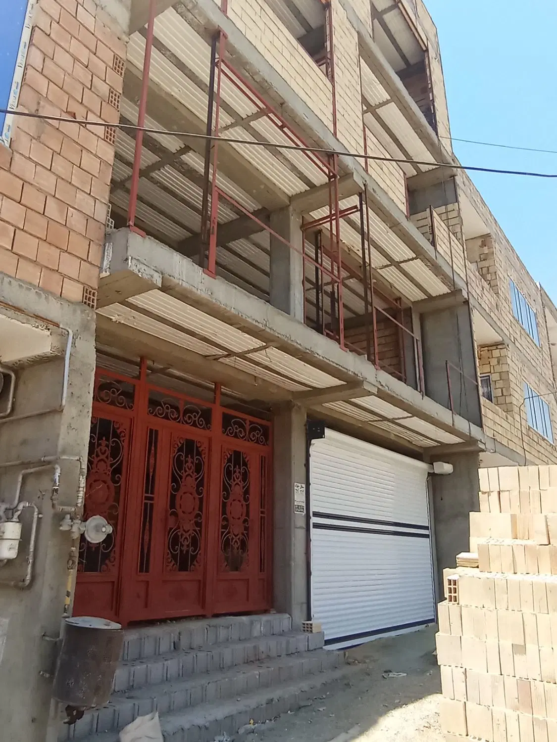 خانه نیمه‌کاره شهرک شاهد 4طبقه ولی یاری