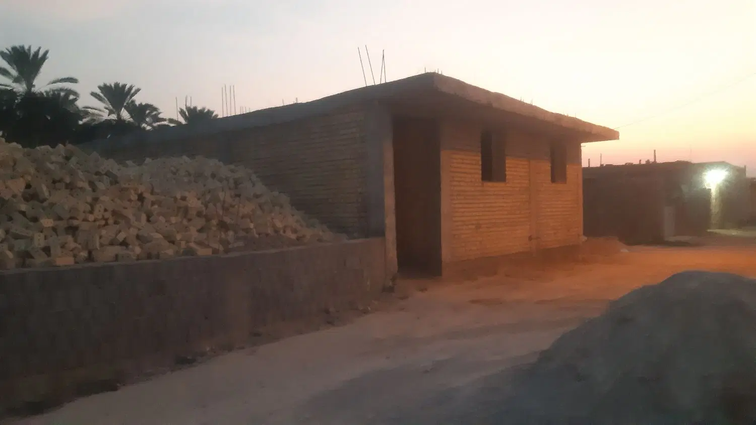 خونه نیمه ساخت دارای امتیاز برق
