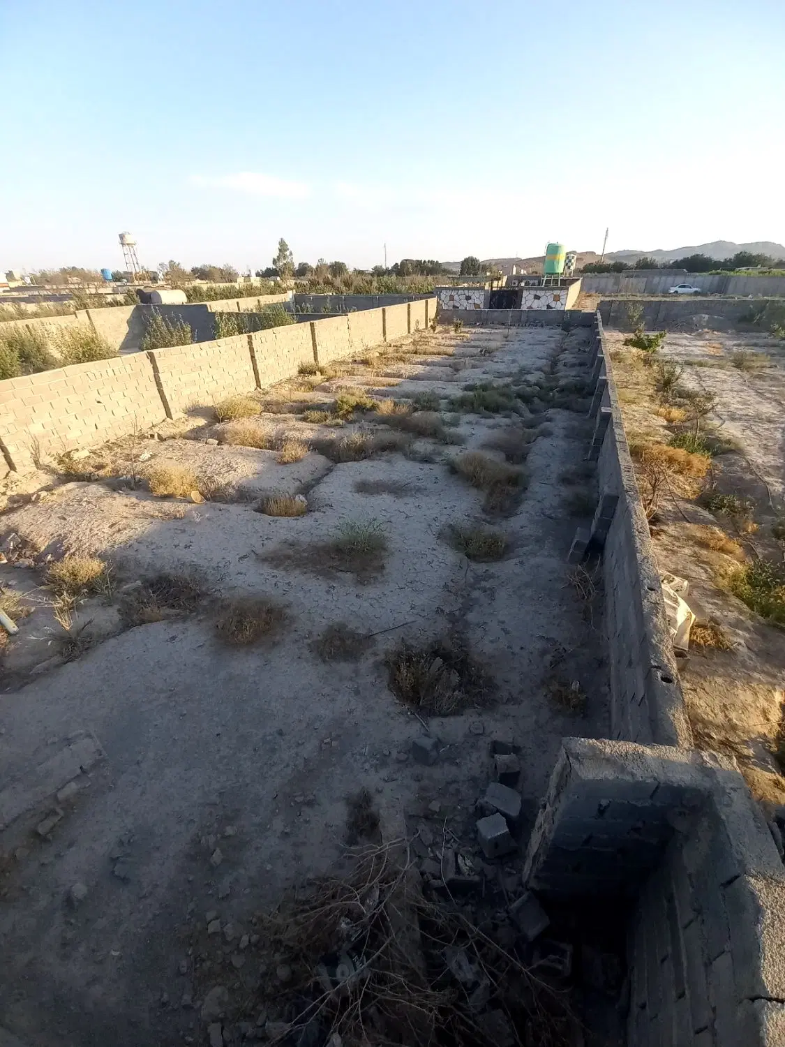 زمین چهار دیواری حصارمهتر