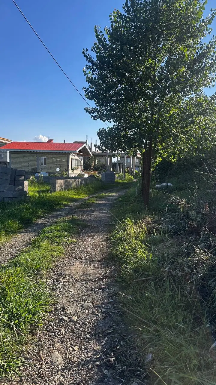 زمین مسکونی ۴۵۰ متری.