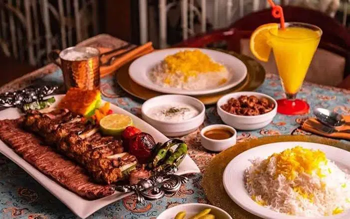 واگذاری رستوران فعال و سودده ۴۰۰ متری