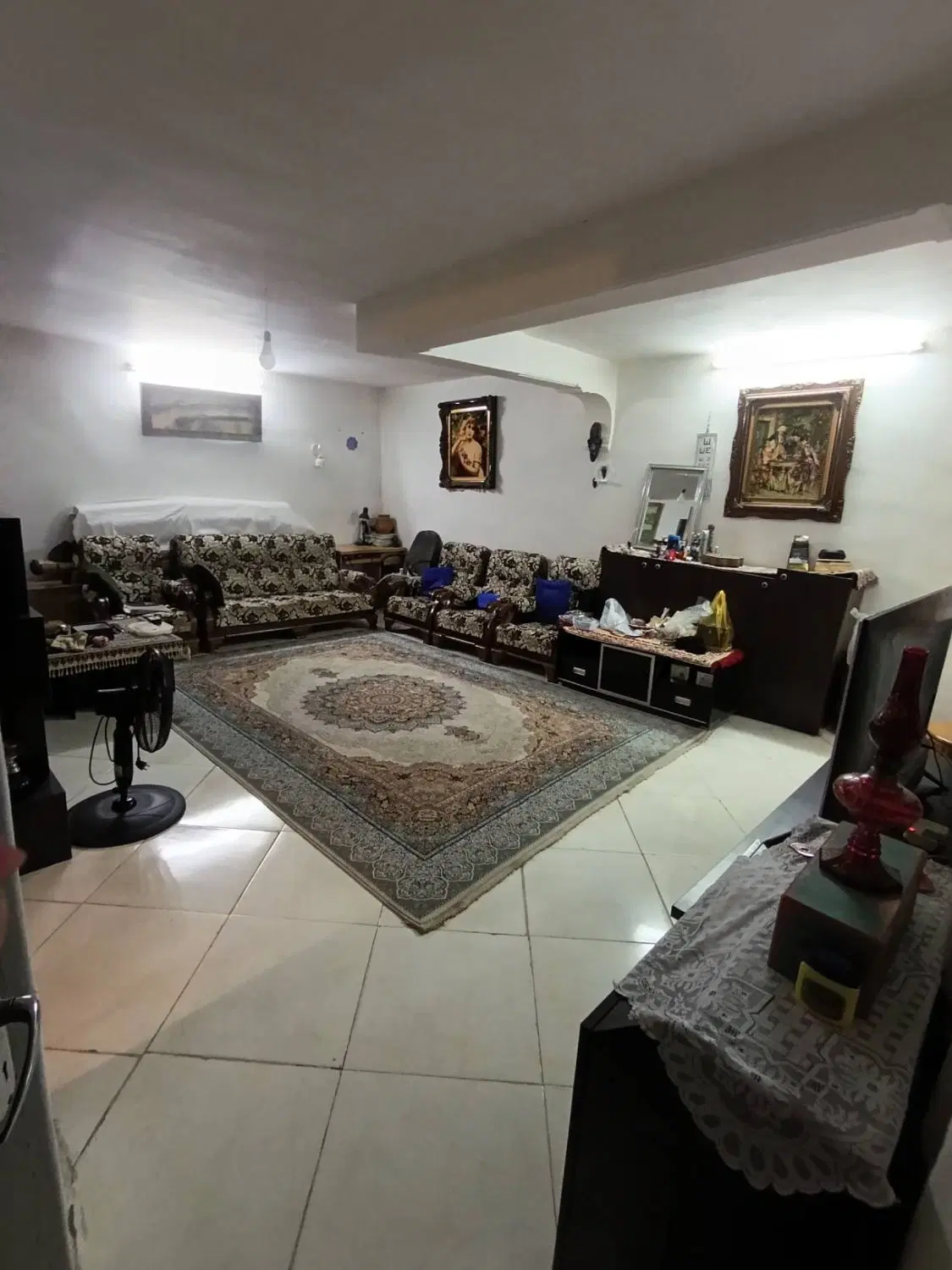 خانه ویلایی وسط شهر