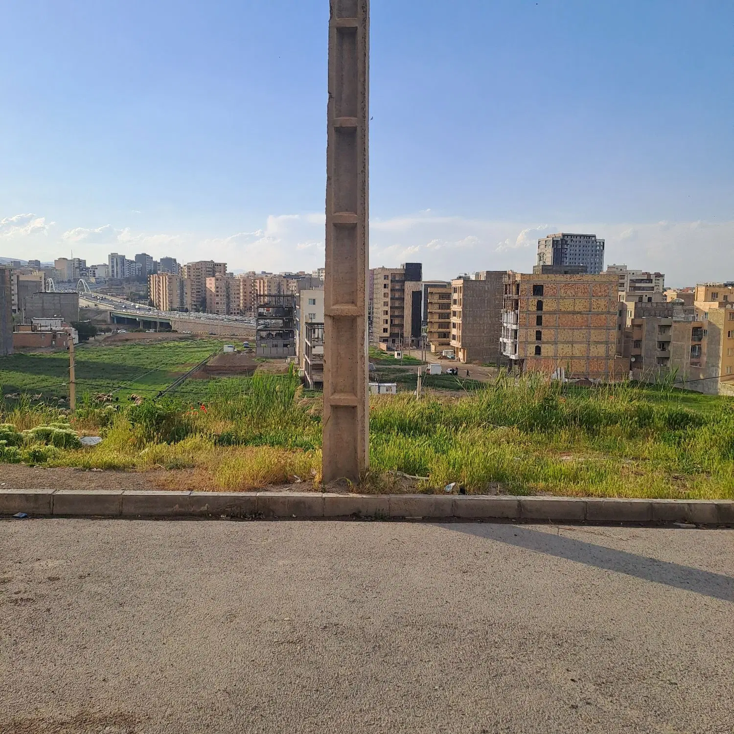 فروش زمین مسکونی ۲۵۰ متری بر خیابان ۱۶ متری نازگل