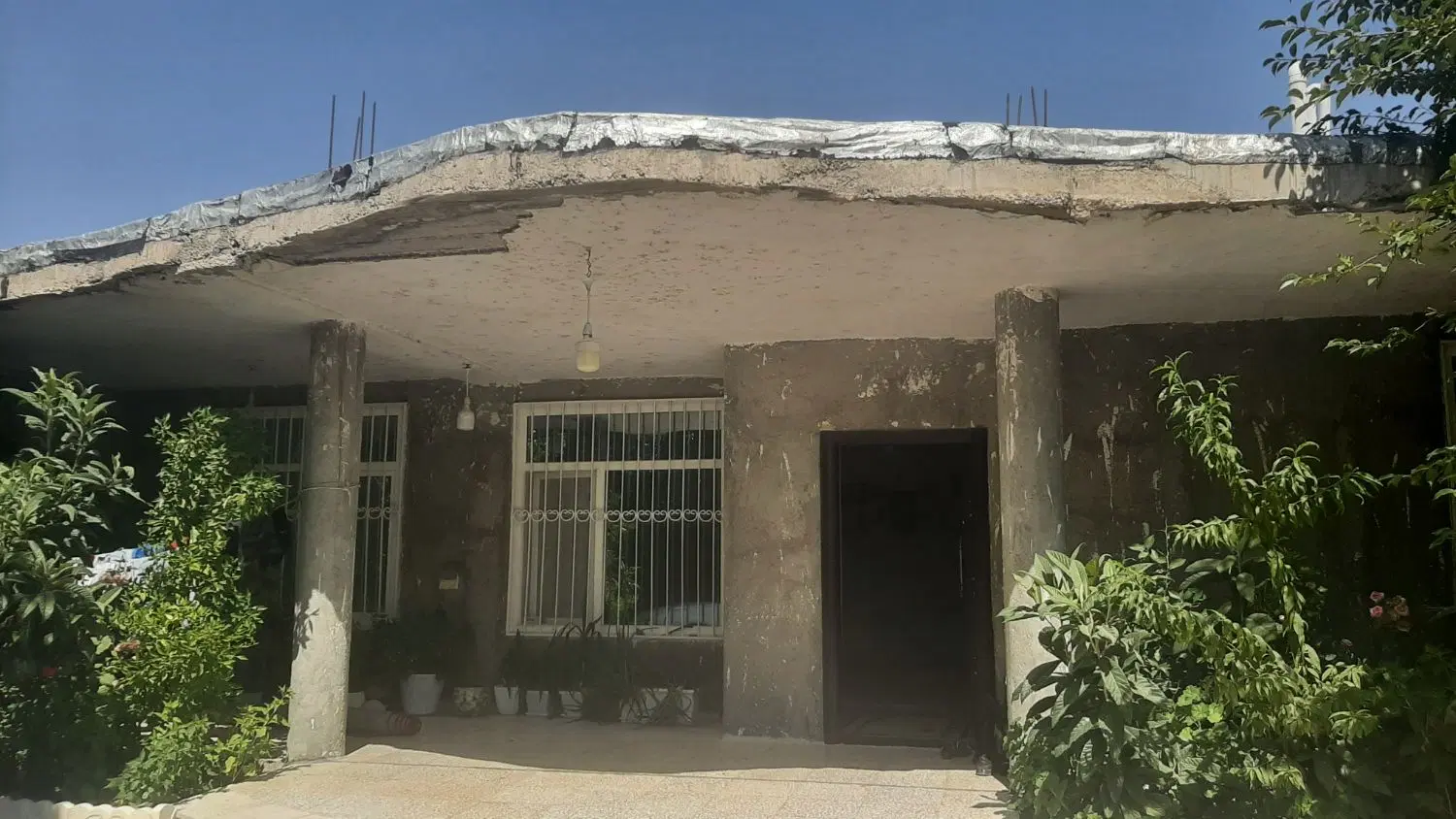 فروش یک باب منزل مسکونی ویلایی