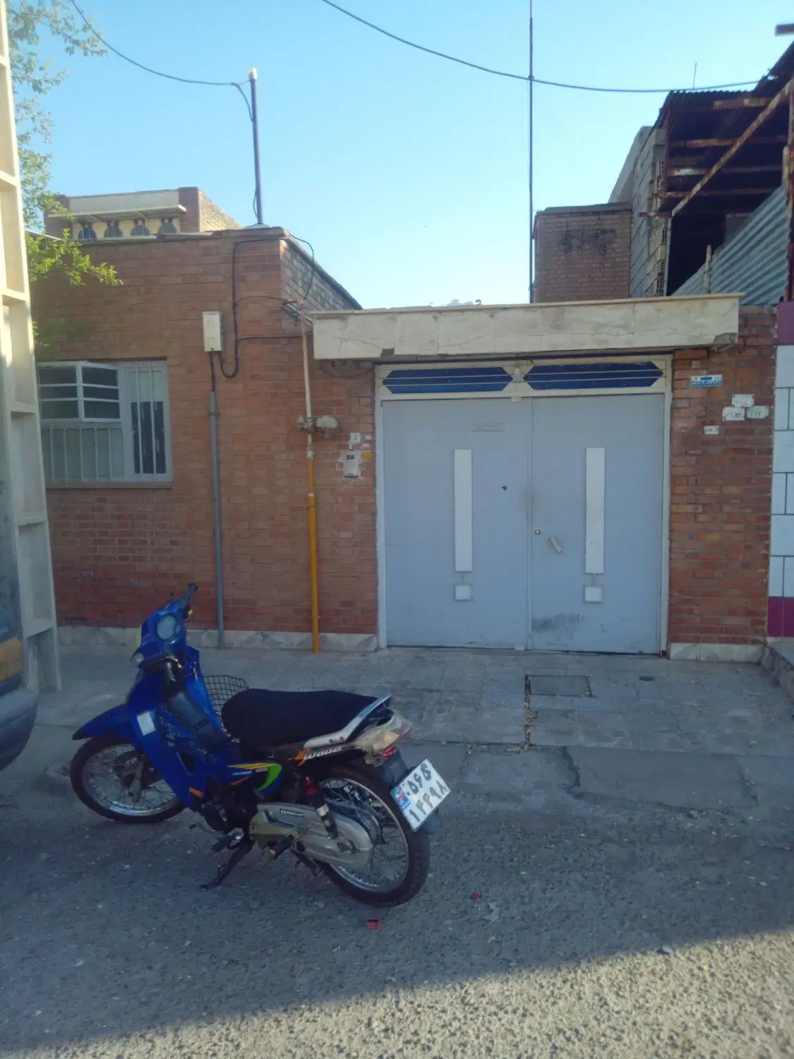خانه  سه خوابه سند ثبتی سر خیابان 9_000_000_000