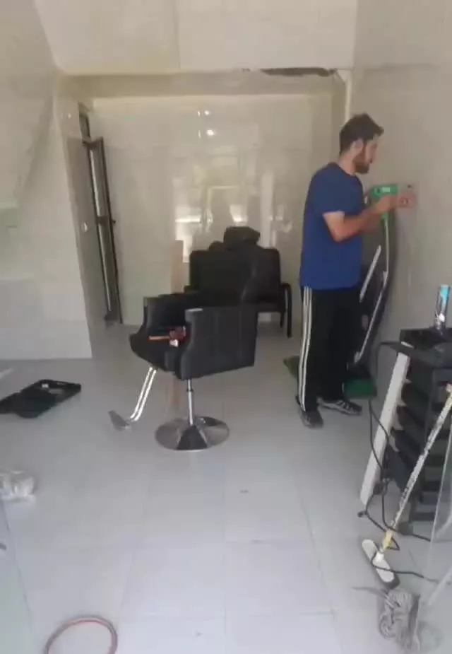 آرایشگاه اصلاح 40% تخفیف + قهوه رایگان